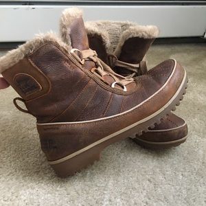 Sorel Leather Winter Boots size 8.5
